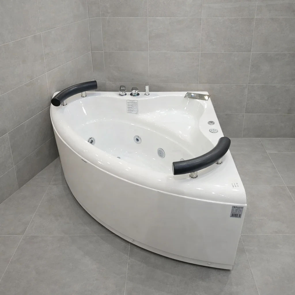 جاكوزي بتصميم مثلثي